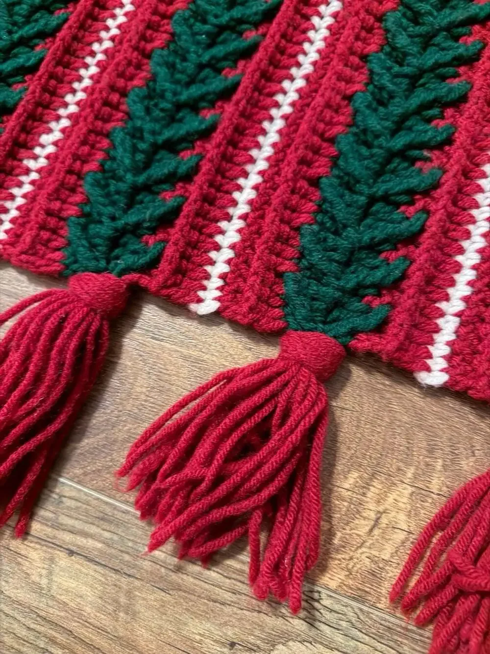 Vintage Handmade Christmas Crochet Mile-a-Minute Afghan Throw Blanket with Tasse